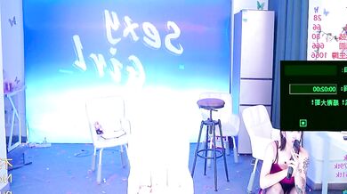 Sexygirl-Pangzi001's dirty-talk session in the office