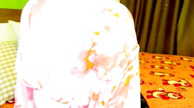 Embez-Damdang's steamy solo show: Naughty student records her wild pussy-licking & blowjob