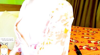 Embez-Damdang's steamy solo show: Naughty student records her wild pussy-licking & blowjob