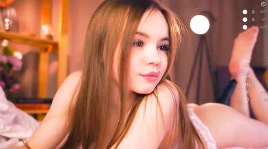 Watch Miss_miracle's petite frame get fingered while she plays with her dildo on camera