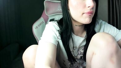 JenniferQueen11's Lovense-fueled Best-Teens Handjob on Cam - Best Price: Less than half the cost of private!