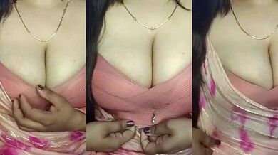 Watch Ayeshaa, the Indian cam girl, talk dirty while flaunting her big tits in topless-indian style