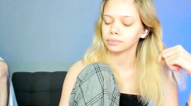 Chansetolove gives a teeny handjob and fisting in HD