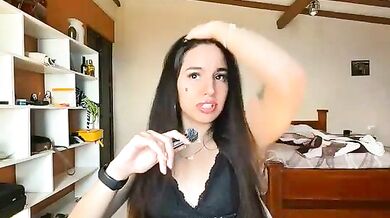 Watch Myonlyhell, the young, cheap-privates-best student, twerk and give a smoking hot handjob on her phone