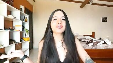 Watch Myonlyhell, the young, cheap-privates-best student, twerk and give a smoking hot handjob on her phone