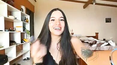 Watch Myonlyhell, the young, cheap-privates-best student, twerk and give a smoking hot handjob on her phone