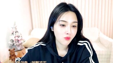 Petite Asian office girl with black hair takes a private ride in HD