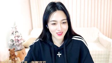 Petite Asian office girl with black hair takes a private ride in HD