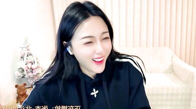 Petite Asian office girl with black hair takes a private ride in HD