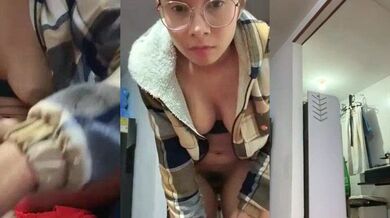 Bonnie_willliams19 records herself while getting off with a vibrator and dildo