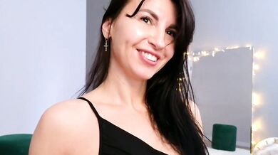 Mary_love16 gets dirty with herself in steamy private session