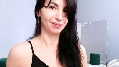 Mary_love16 gets dirty with herself in steamy private session