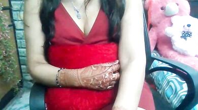 Sexy_iknoor's steamy Indian strip show with a big ass and romantic twist