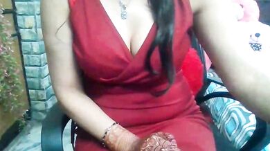 Sexy_iknoor's steamy Indian strip show with a big ass and romantic twist