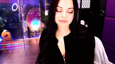 Alma Pearl and Energetic get kinky with each other in a steamy video!