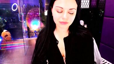 Alma Pearl and Energetic get kinky with each other in a steamy video!