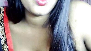 Watch Urs_salina04's steamy Indian-big-tits-best-young video with a small-audience and a topless