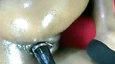 Watch Freaky_Maya's oily pussy get destroyed by big dildos and vibrators in hardcore anal action