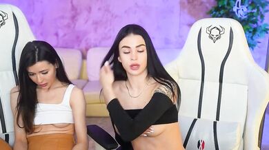 Watch Kira0541's stunning body getulpted and captivating with her captivating enchantments