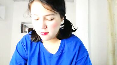 Watch Niky_lebrach, the hot latin, spanish-speaking teen, strip, jerk-off & show off her big