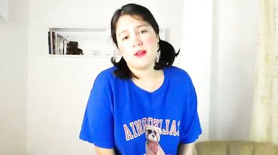 Watch Niky_lebrach, the hot latin, spanish-speaking teen, strip, jerk-off & show off her big