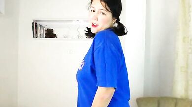 Watch Niky_lebrach, the hot latin, spanish-speaking teen, strip, jerk-off & show off her big