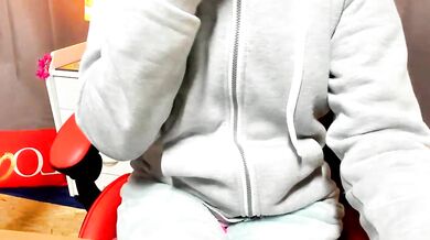 XSportyKatyx's Best-Young Interaction: Erotic Yoga, Trimmed White Haired Blonde Gets Her Young Ass Dr