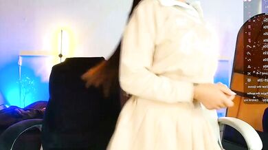 Gaby1's tight pussy gets fingered in HD and shaven in a foot fetish video