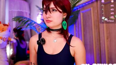 Watch Sunny_Sonnie's stunning body on webcam in virtual reality!