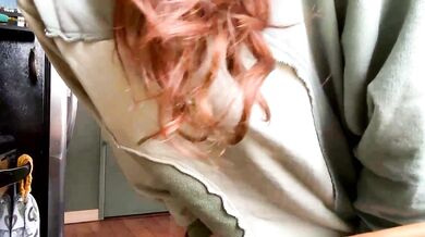 EmersonCane captures the seductive beauty of a stunning booty and stunning butt in this naked video