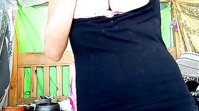 Luna-Natural's oil-drenched squirt show: Petite blondes blow & titty-fuck in HD