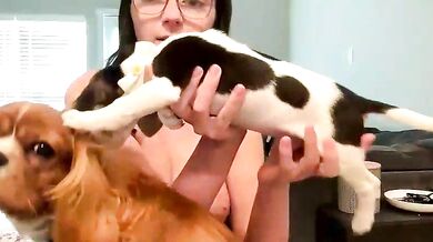 Avawoods seduces and pleases a hot cam girl in hot solo action