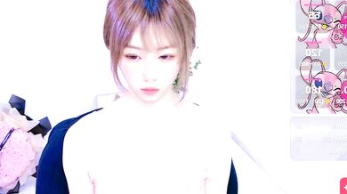Maomi-666 strips, teases, and gets naughty in HD video