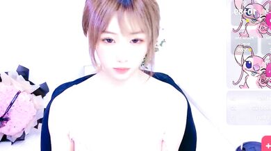 Maomi-666 strips, teases, and gets naughty in HD video