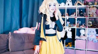 Madnessalise's solo sensuality: Enchanting goddess in the nude