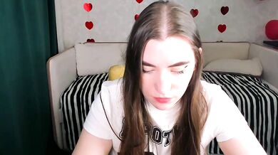 Watch pussyhome2407 flash her ass & twerk while getting double penetrated with dildos & vibrators!