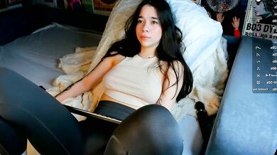 Elegant proportioned beauty gets a hot cumshot in her face during webcam show