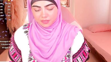 Shayla_18's big tits and oiled-up fingers will make you cum in seconds!