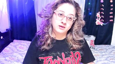 AnnieBigBoobs gets her curvy latina ass drilled in a cheap upskirt video