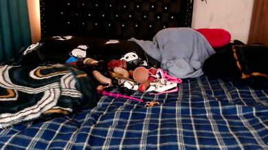 Naughty goth babe uses toys to make herself cum hard in public - facesitting included!