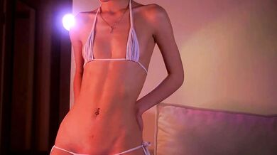 Watch Cam Model Sultry moan as Pretty Cam Model Summits on Camera