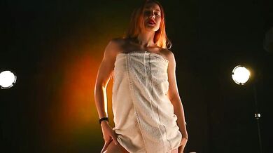 Rocknrose's Perfectly Shaped Pussy Gets Herself off in Ravishing Releases