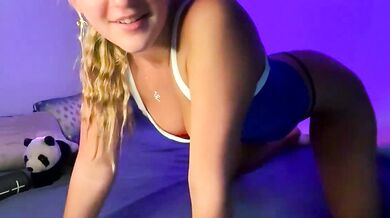 Itsssosierra's sensual video of her perfect body in action - a sensual leaky bosom video!