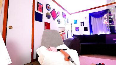 Emmasky69 - Ravishing booty, breath-taking muses, and naked self-love