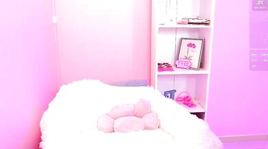 Little_effy18_ captures Cam Slut's steamy masturbation session in HD