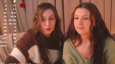 Oki_dokii's steamy webcam show: Sensual body, gorgeous legs and more!