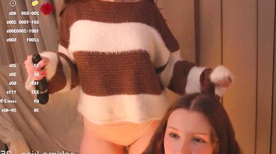 Oki_dokii's steamy webcam show: Sensual body, gorgeous legs and more!
