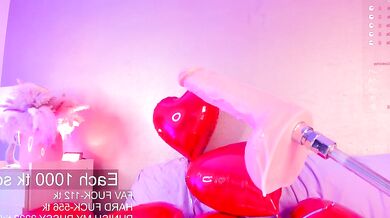 Watch Leila_Brooklyn humiliate herself in oily Russian white pussy-squirt frenzy