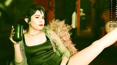 Watch J_O_A_N's seductive hips and Lovely breasts tease with sex toys