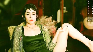 Watch J_O_A_N's seductive hips and Lovely breasts tease with sex toys